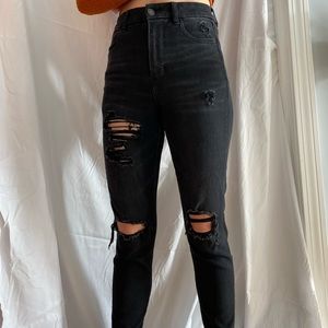 black ripped skinny jeans